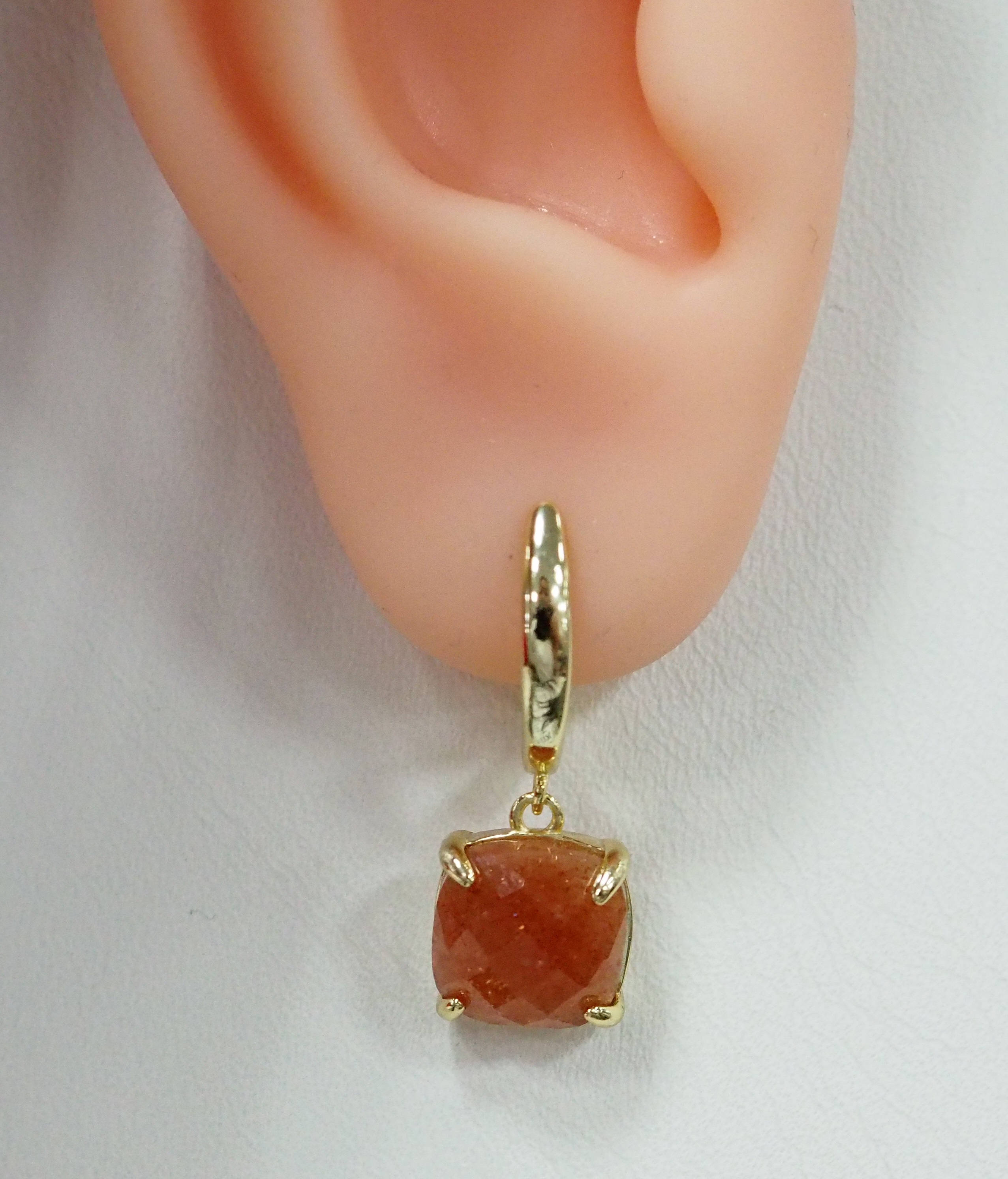 Серебряные серьги с солнечными камнями